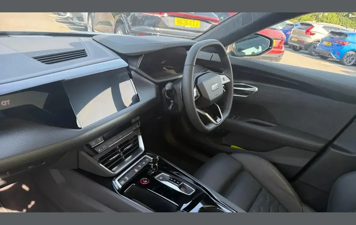 New Audi e-tron GT quattro Comfort 364 kW (496 HP) 2026 Black Sedan