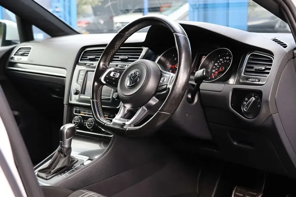 Used VW Golf VII GTD 184 HP (135 kW) 2016 White Hatchback