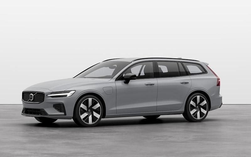 New 2026 Volvo V60 Plus Estate | £49,310 (Fair price) - Image 1/4