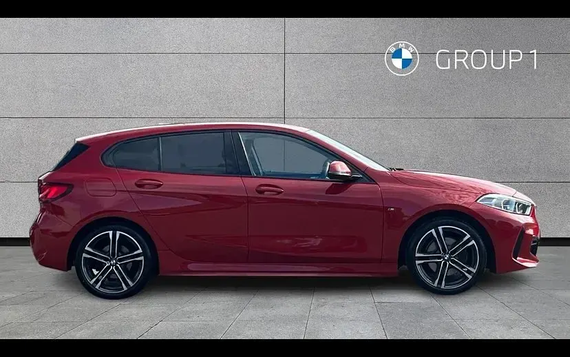 Used BMW 118 M Sport 134 HP (98 kW) 2022 Red Hatchback