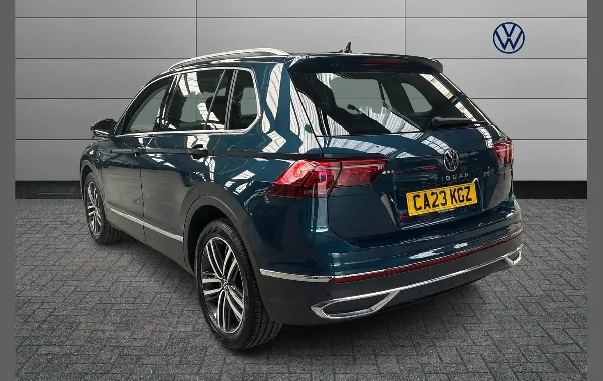 Used VW Tiguan Elegance 150 HP (110 kW) 2023 Blue SUV