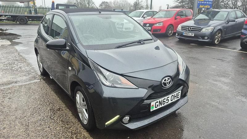 Used Toyota Aygo x-press 2015 Grey Hatchback