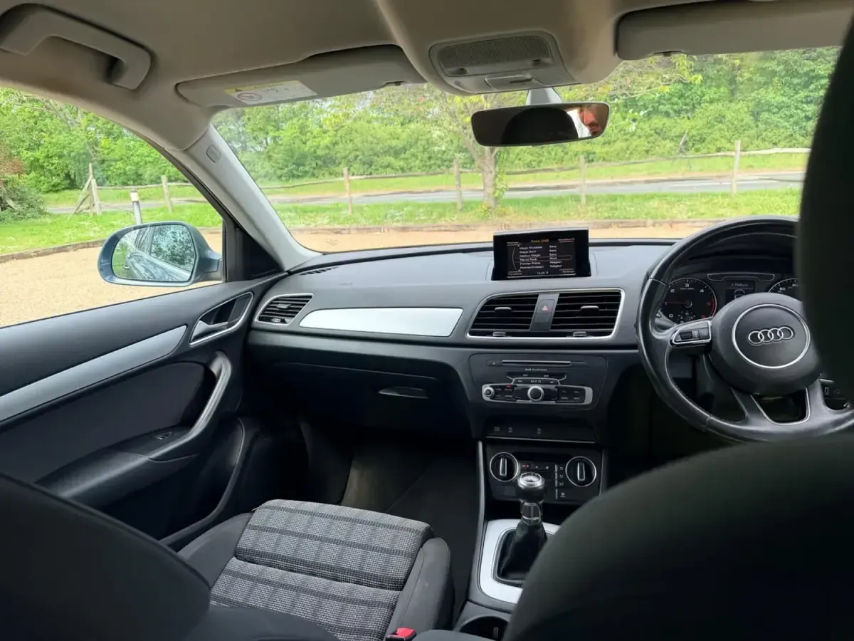 Używany Audi Q3 2016 Niebieski SUV