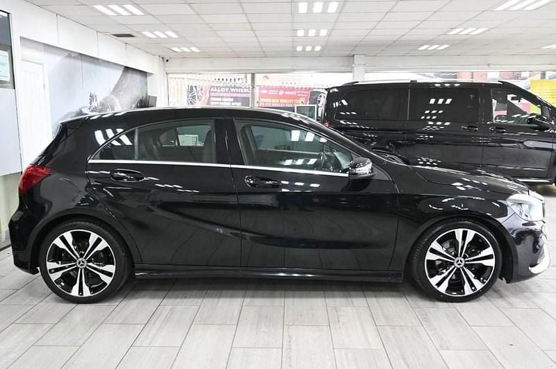 Used Mercedes A160 Executive 102 HP (75 kW) 2018 Black Hatchback
