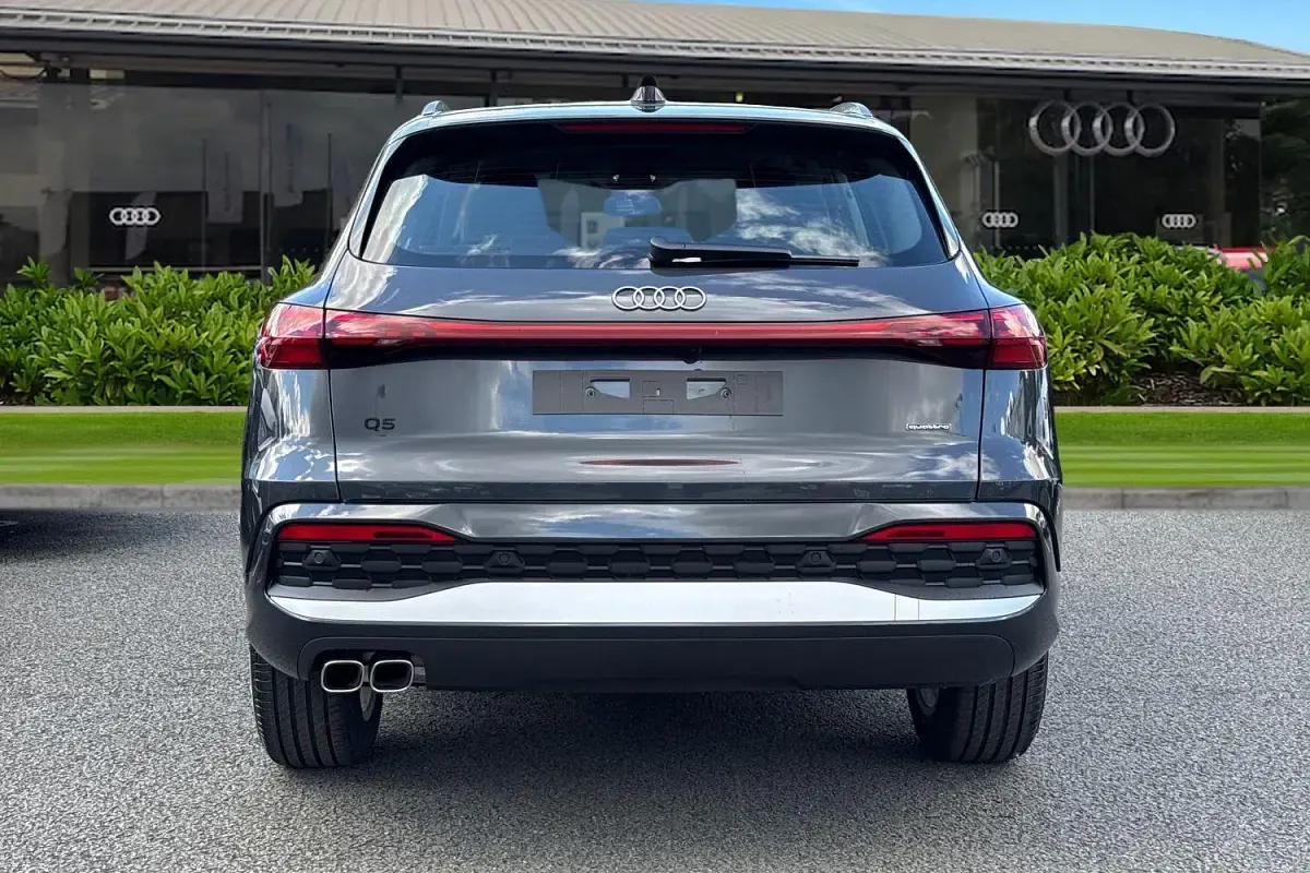 New Audi Q5 Sport 204 HP (150 kW) 2026 Black SUV