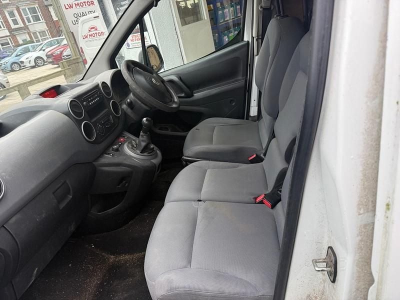 Used Citroën Berlingo 90 HP (66 kW) 2013 White MPV