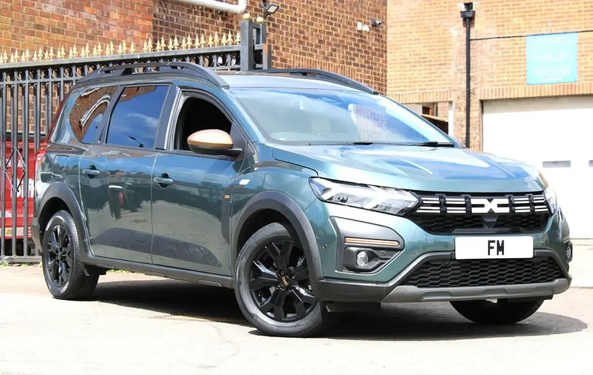 Usado Dacia Jogger Extreme 141 CV (103 kW) 2025 Verde Monovolumen