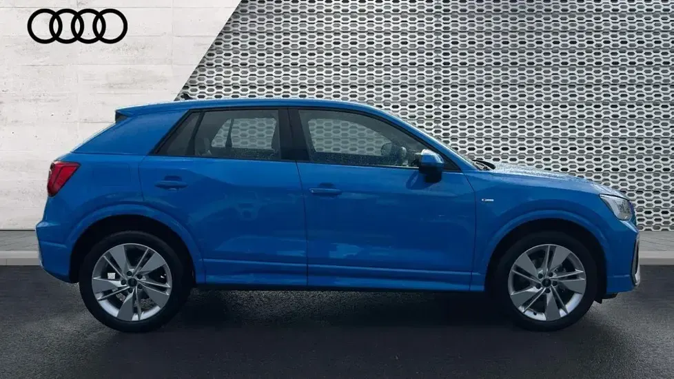 Used Audi Q2 S-Line 150 HP (110 kW) 2023 Blue SUV