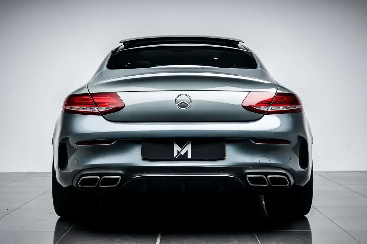 Usado Mercedes C63 AMG Premium 2017 Cinzento Coupé