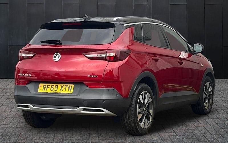 Used Vauxhall Grandland X SRi 131 HP (96 kW) 2020 Red SUV