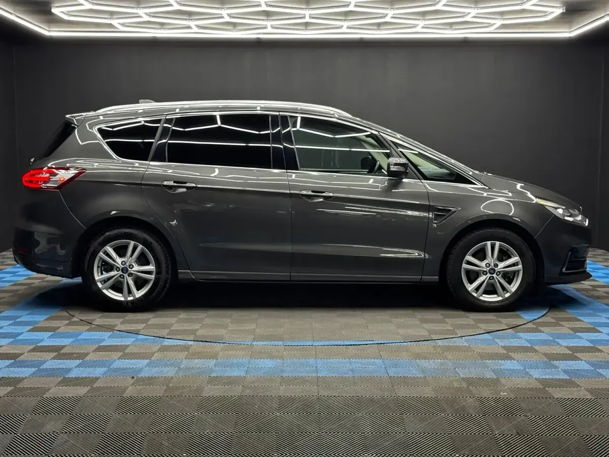 Used Ford S-MAX Titanium 150 HP (110 kW) 2021 Grey MPV