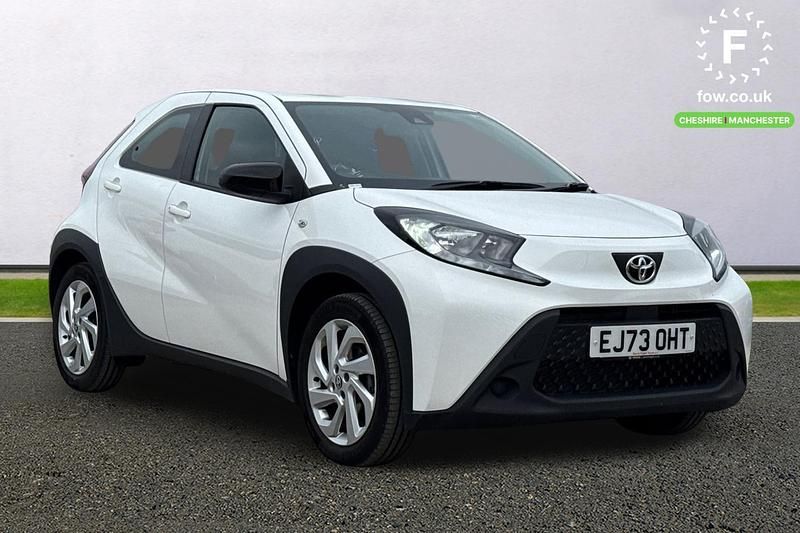 White Used 2023 Toyota Aygo PURE Hatchback | £14,999 (Fair price) - Image 1/4