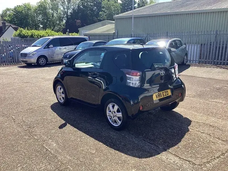 Used Toyota iQ 68 HP (50 kW) 2011 Black Hatchback