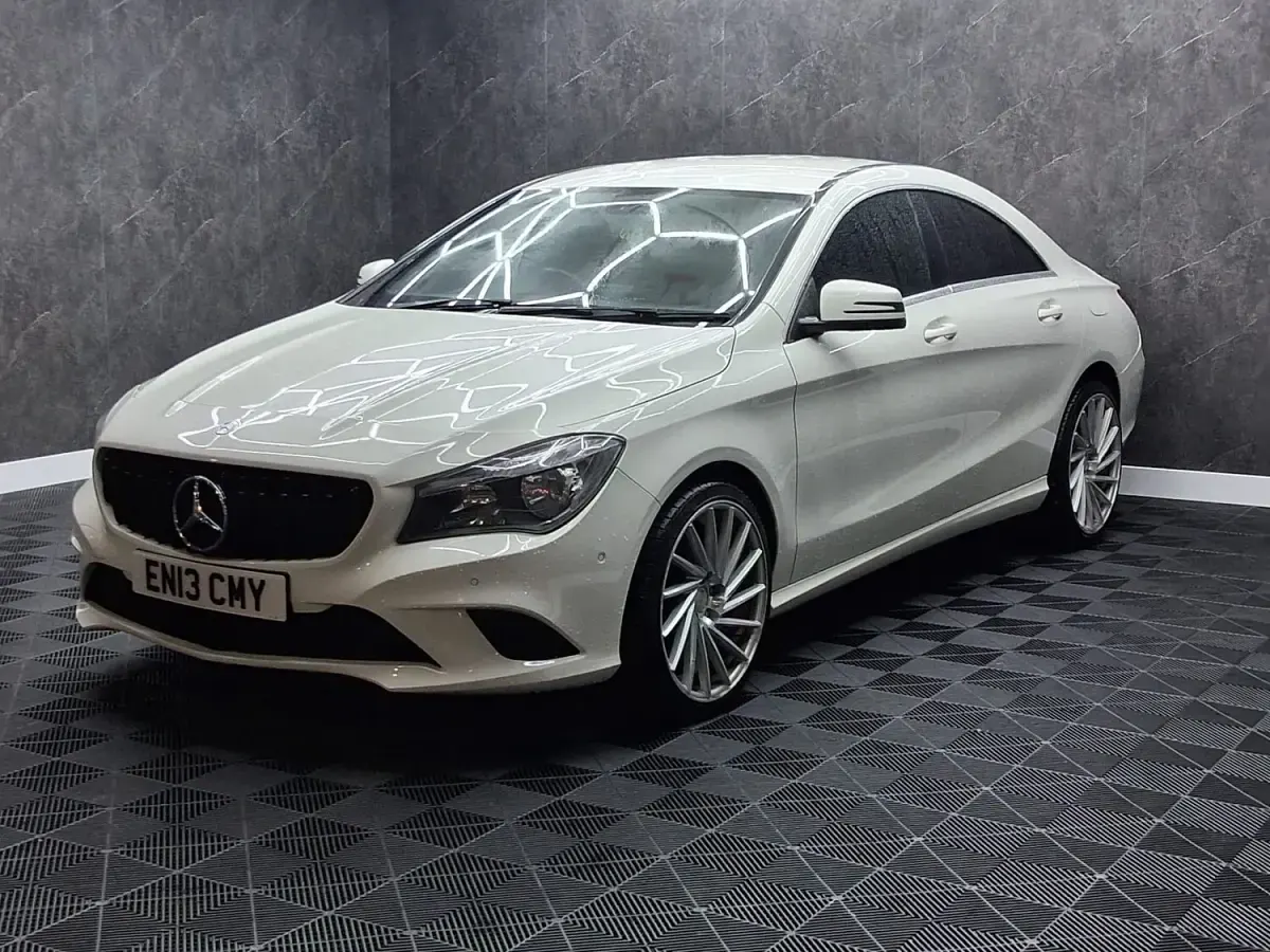 Used Mercedes CLA220 170 HP (125 kW) 2013 White Sedan