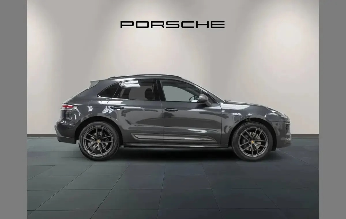 Used Porsche Macan 261 HP (191 kW) 2023 Grey SUV