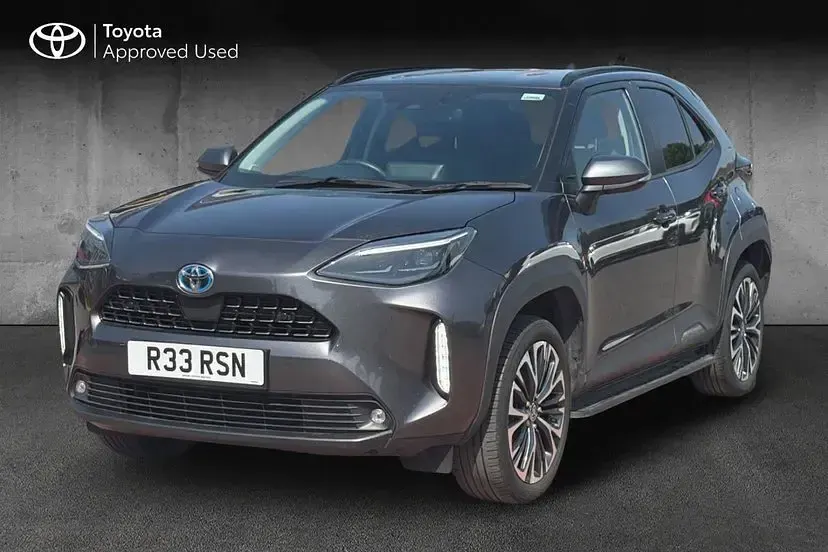 Used Toyota Yaris Cross 114 HP (83 kW) 2024 Grey SUV