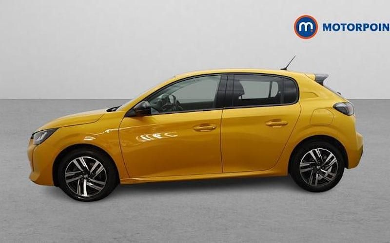 Used Peugeot 208 Allure+ 131 HP (96 kW) 2023 Yellow Hatchback