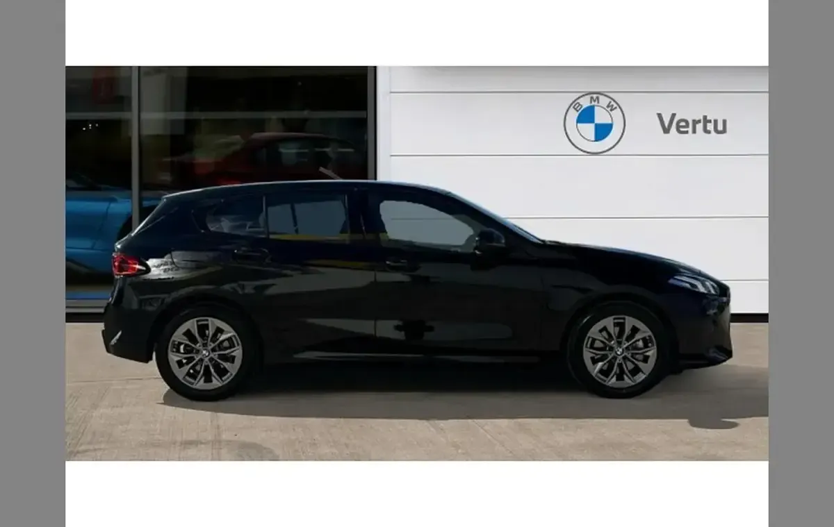 Used BMW 120 Sport Line 154 HP (113 kW) 2024 Black Hatchback