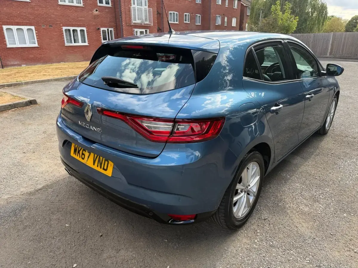 Used Renault Mégane IV Dynamique 2017 Blue Hatchback