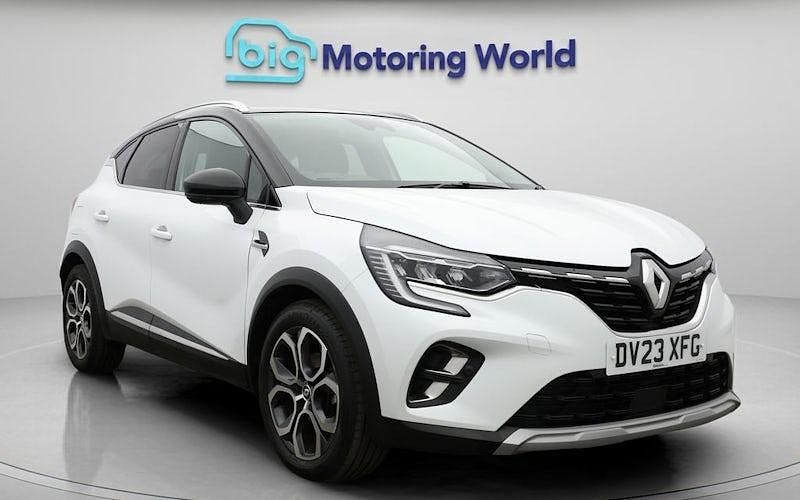 Used Renault Captur Techno 143 HP (105 kW) 2023 White/black SUV