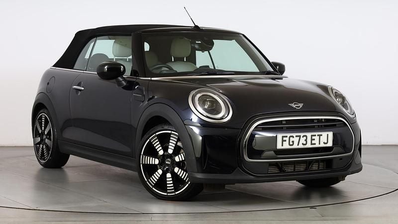 Black Used 2023 Mini Cooper Exclusive Hatchback | £24,250 (Fair price) - Image 1/4