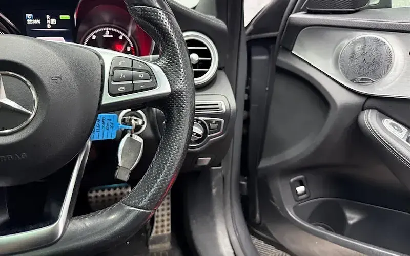 Used Mercedes C300 AMG line 231 HP (169 kW) 2015 Silver Estate