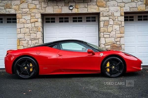 Used Ferrari 458 570 HP (419 kW) 2011 Red Coupe