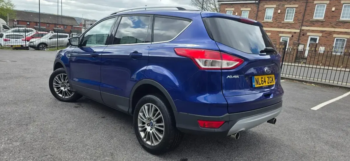 Usado Ford Kuga Titanium 140 HP (102 kW) 2014 Azul SUV
