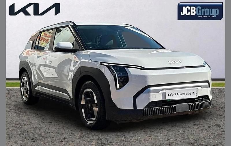 White Used 2025 Kia EV3 Air SUV | £30,295 (Good price) - Image 1/4