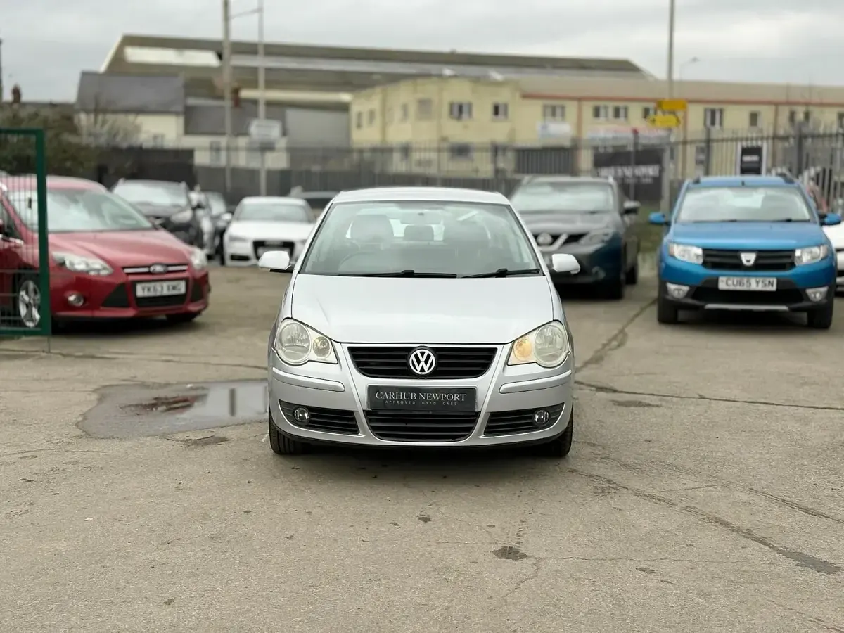 Used VW Polo S 80 HP (58 kW) 2005 Silver Hatchback