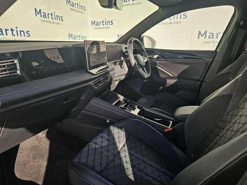 Used VW Tiguan R-line 150 HP (110 kW) 2025 Green SUV