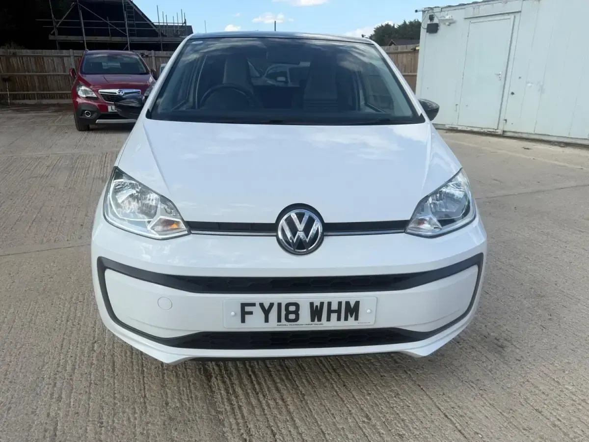 Used VW up! move up! 60 HP (44 kW) 2018 White Hatchback