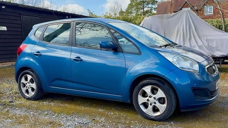 Used Kia Venga 90 HP (66 kW) 2014 Blue Hatchback