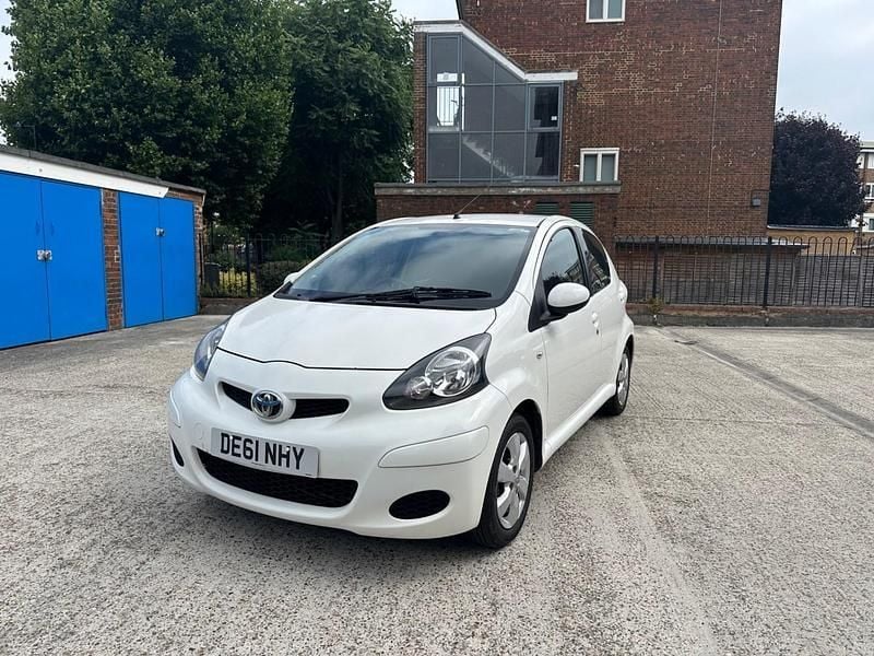 White Used 2011 Toyota Aygo Hatchback | £4,399 (Fair price) - Image 1/4