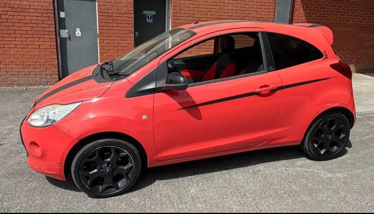 Used Ford Ka 69 HP (50 kW) 2012 Red Hatchback
