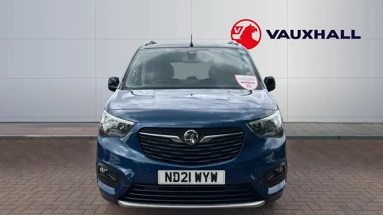 Używany Vauxhall Combo Elite 130 KM (95 kW) 2021 Niebieski Minivan