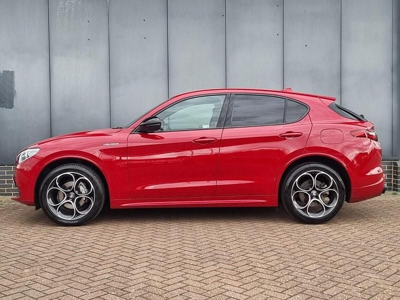 Used Alfa Romeo Stelvio Veloce 276 HP (202 kW) 2022 Red SUV