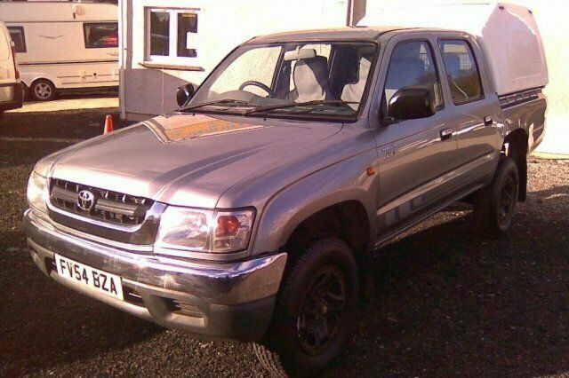 Used Toyota HiLux 102 HP (75 kW) 2004 Pickup