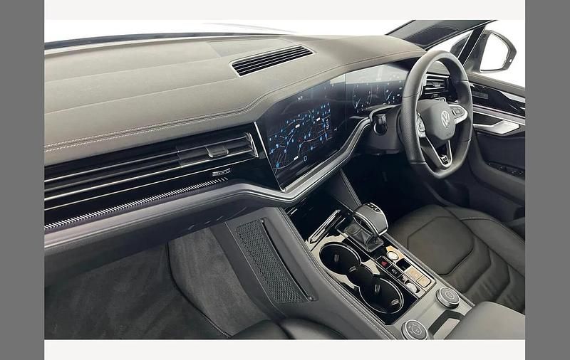 Used VW Touareg Black Edition 286 HP (210 kW) 2025 Black SUV