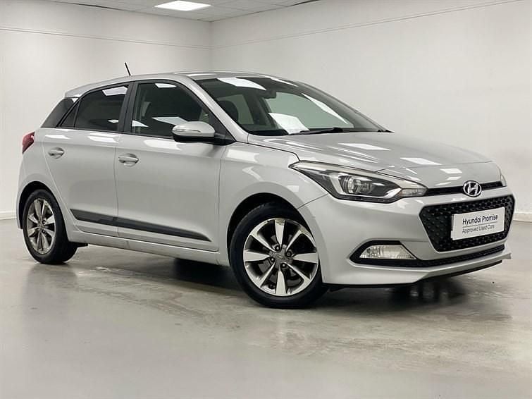 Silver Used 2017 Hyundai i20 Premium Hatchback | £7,695 (Good price) - Image 1/4