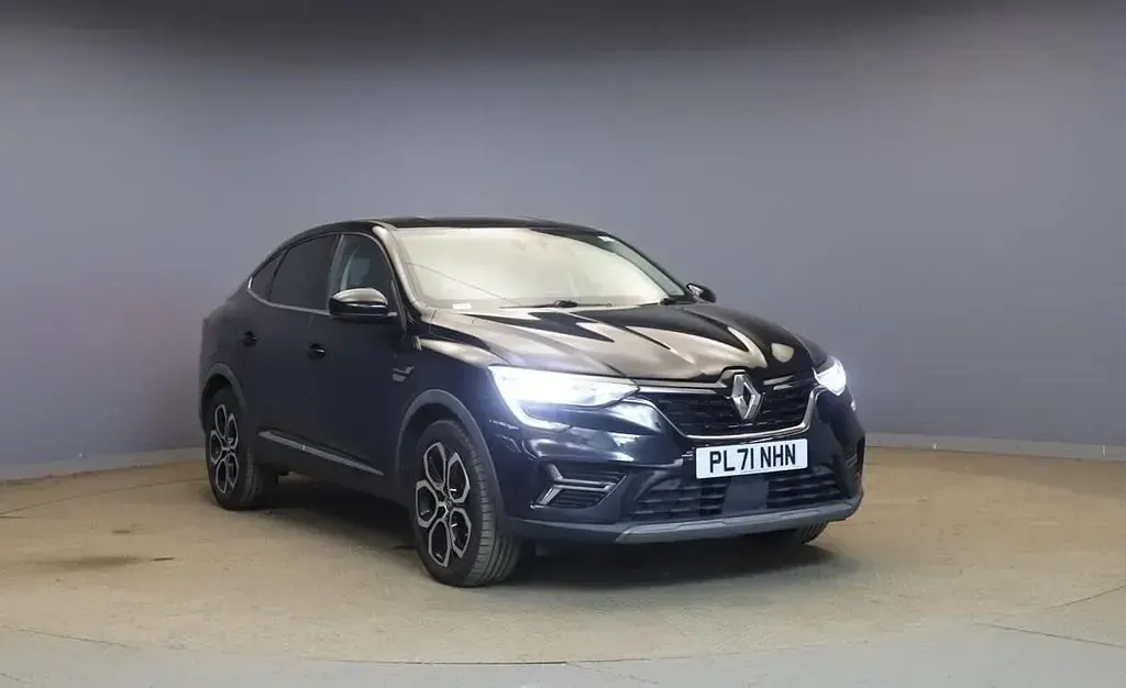 Begagnad Renault Arkana Version S 145 HK (106 kW) 2022 Svart SUV