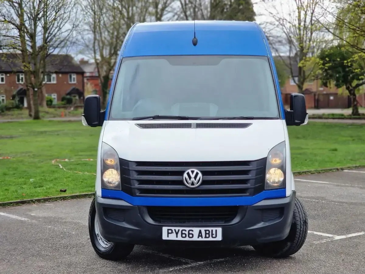 Usado VW Crafter 163 HP (119 kW) 2016 Branco Van