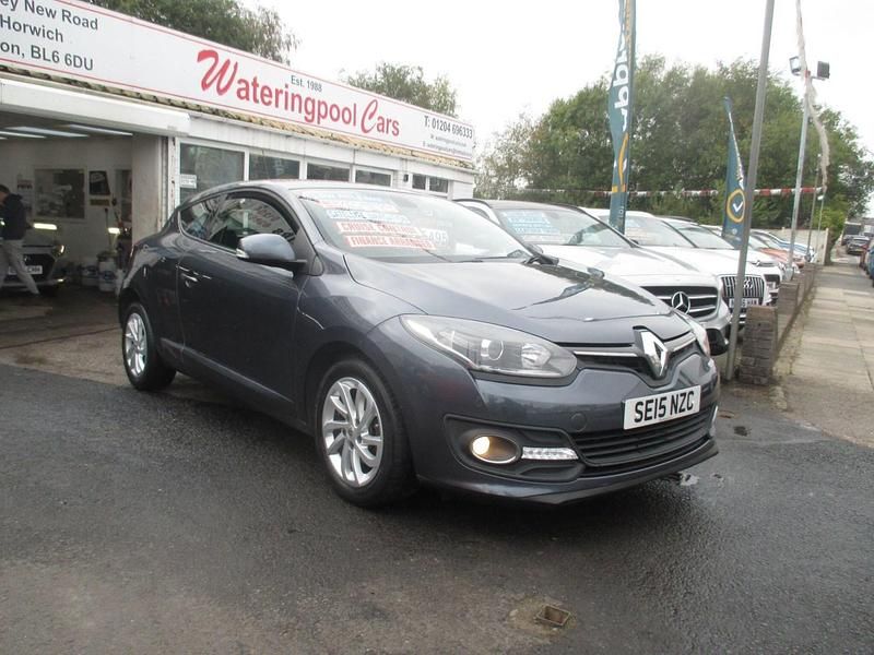 Usado Renault Mégane Coupé Dynamique 2015 Cinzento Coupé