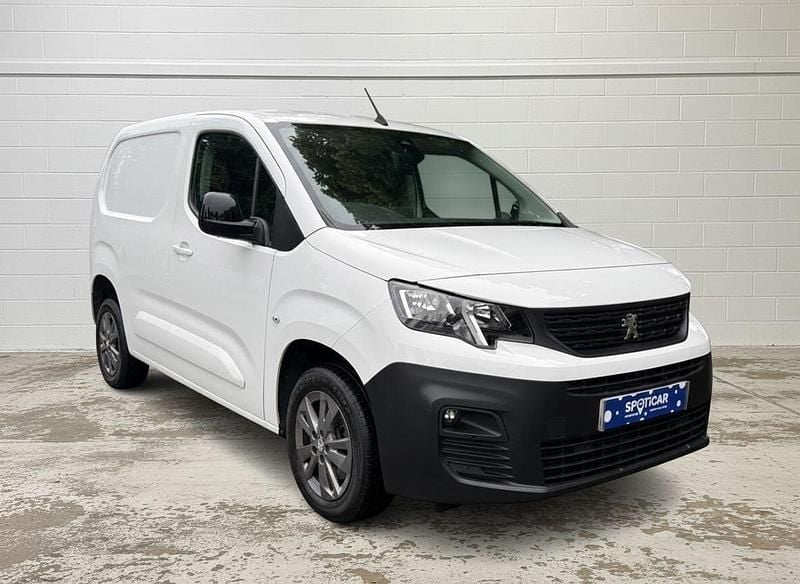 Used Peugeot Partner Premium 131 HP (96 kW) 2022 White MPV