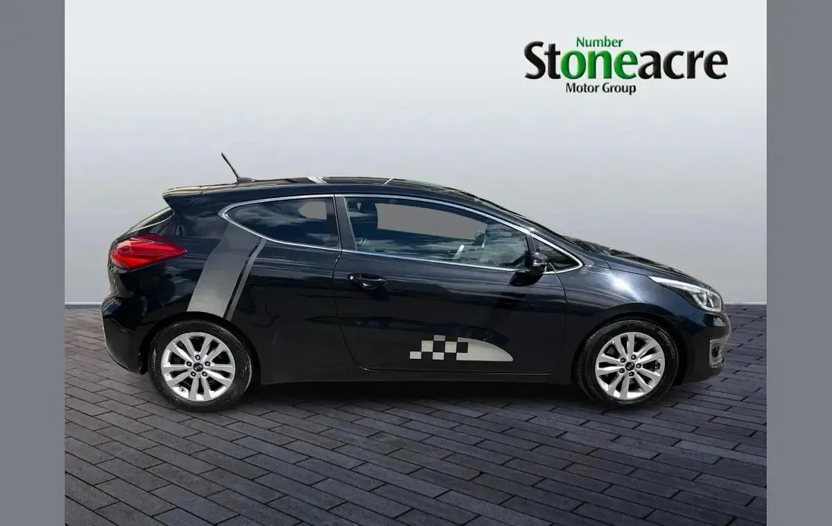 Used Kia ProCeed 134 HP (98 kW) 2016 Black Hatchback