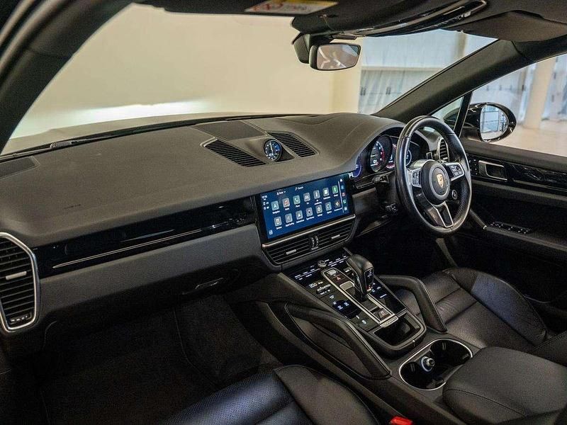 Used Porsche Cayenne 456 HP (335 kW) 2022 Black SUV