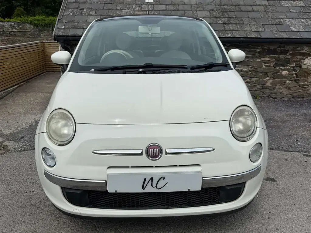 Used Fiat 500 Lounge 69 HP (50 kW) 2011 White Hatchback