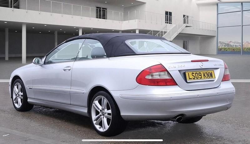 Used Mercedes CLK200 Avantgarde 184 HP (135 kW) 2009 Silver Cabriolet
