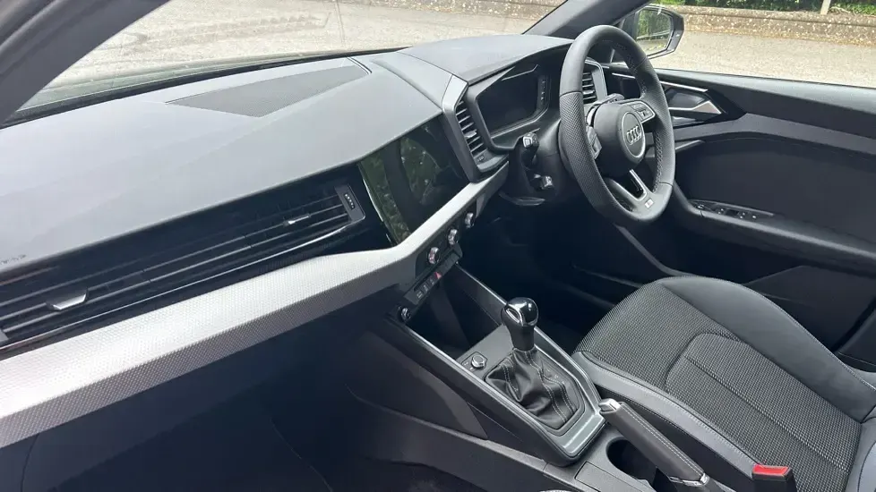 Ny Audi A1 Sportback S-Line 116 HK (85 kW) 2026 Svart Halvkombi