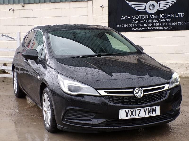 Used Vauxhall Astra 110 HP (80 kW) 2017 Black Hatchback